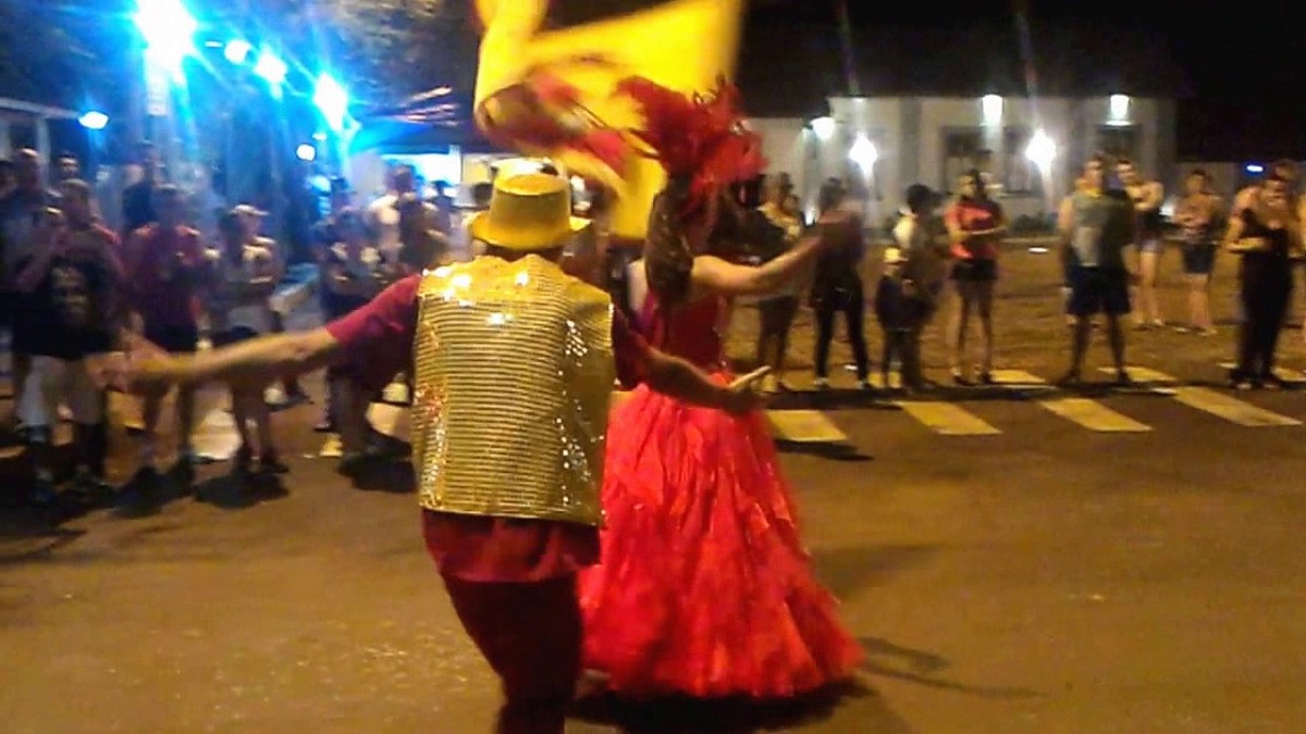 Ir para  <p><big>Um dos carnavais mais tradicionais e antigos da regi&atilde;o Alto Uruguai, foi suspenso, hoje (09), por volta do meio dia, ap&oacute;s den&uacute;ncia an&ocirc;nima e vistoria dos bombeiros no parque...
